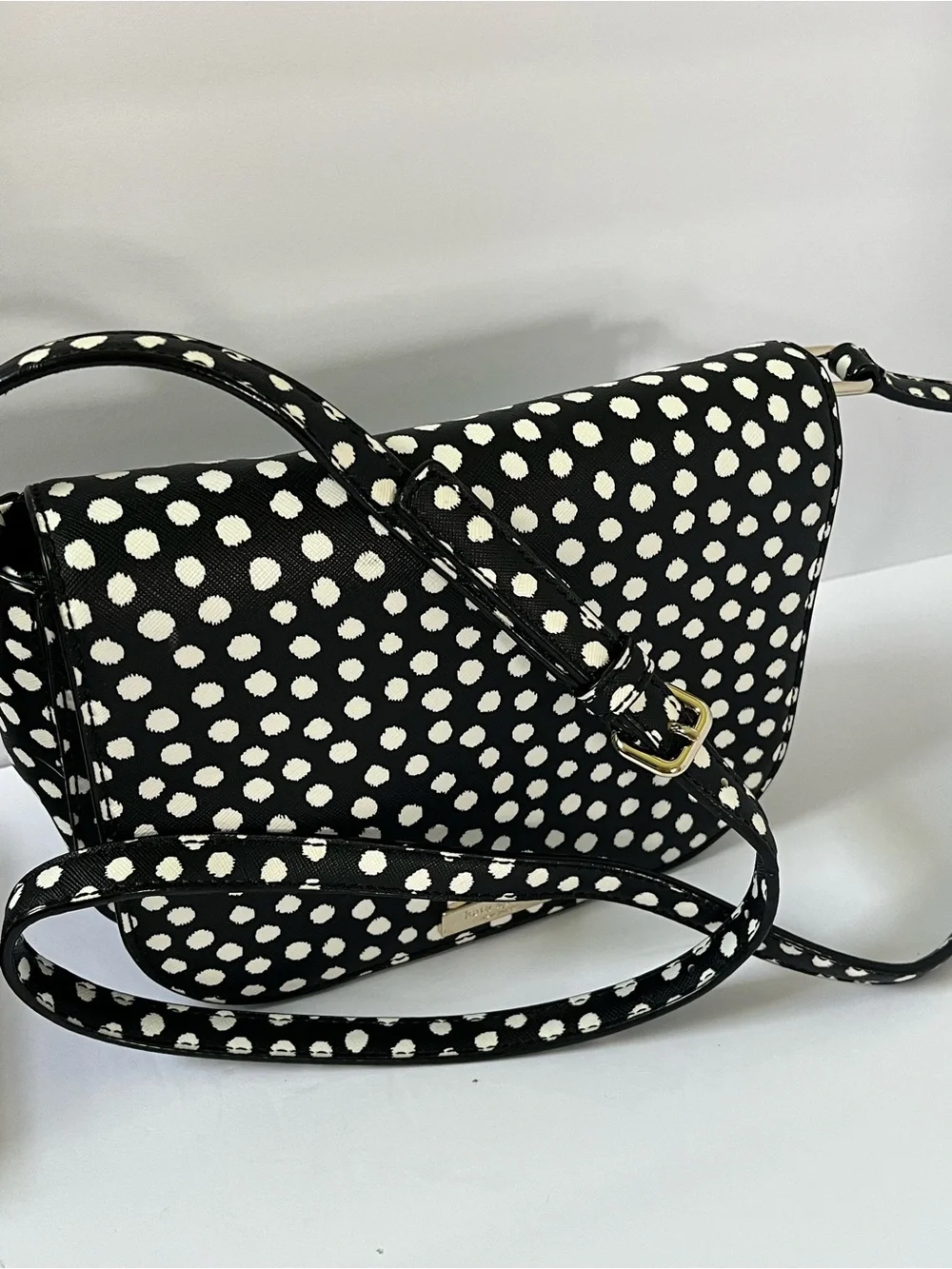 kate spade Black & White Polka Dot Large Laurel Way Carsen handbag EUC